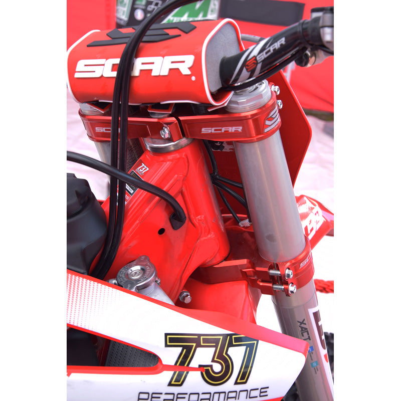 TRIPE CLAMPS KTM/HUSQ/GG 22MM OFFSET RED