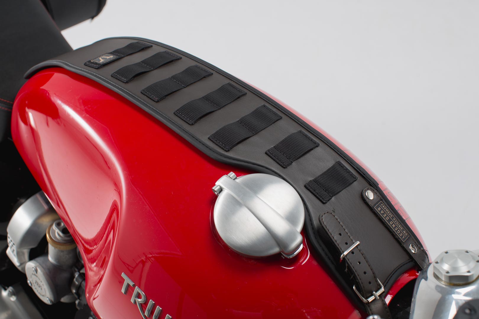 LEGEND GEAR TANK STRAP TIUMPH MODELS