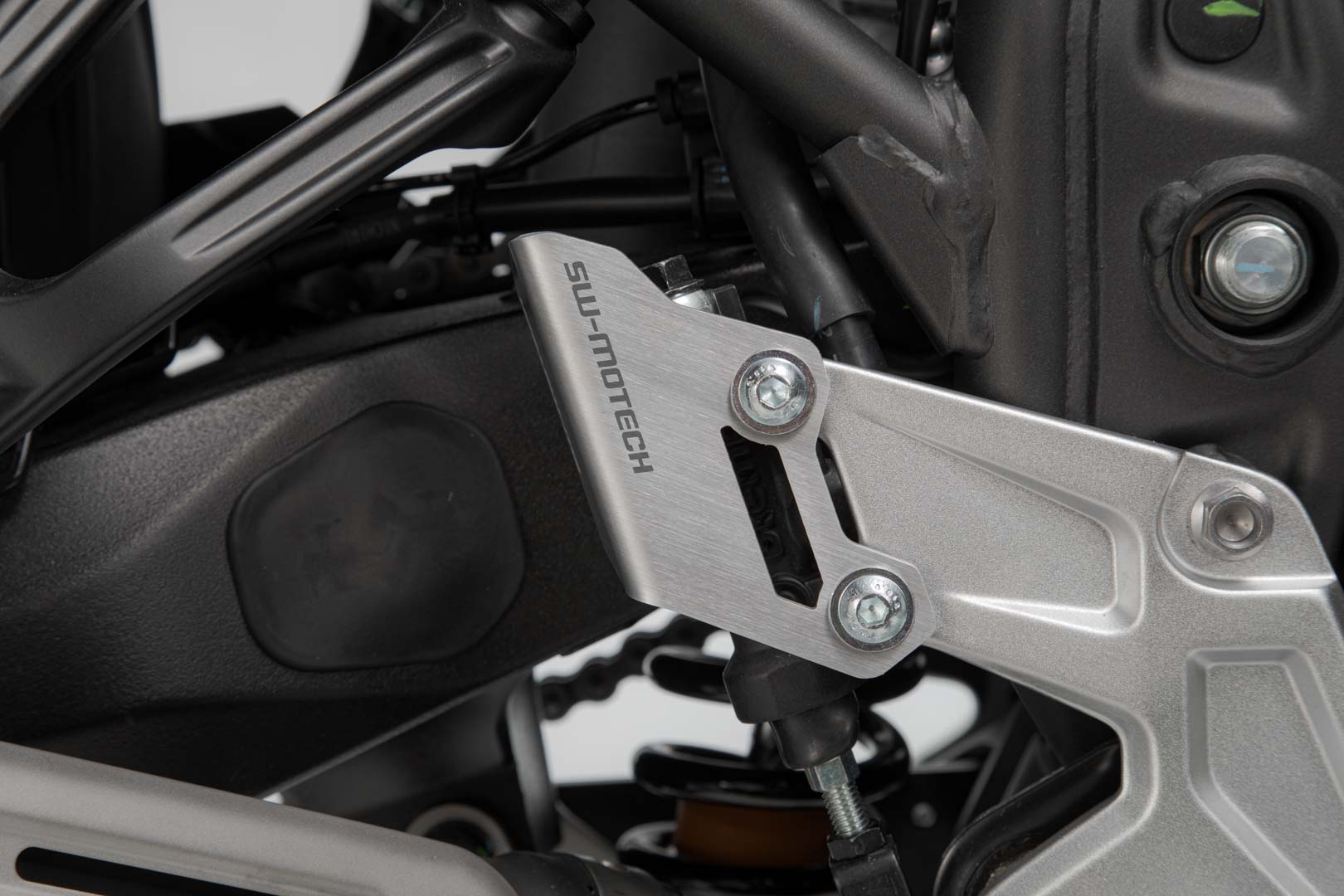 BRAKE CYL GUARD YAM XT700Z (21-22)