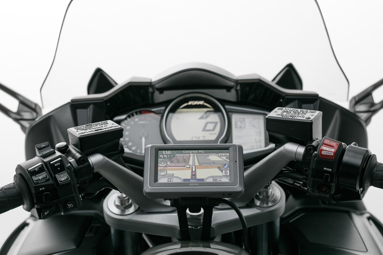 GPS MOUNT YAMAHA FJR1300 (04-22)