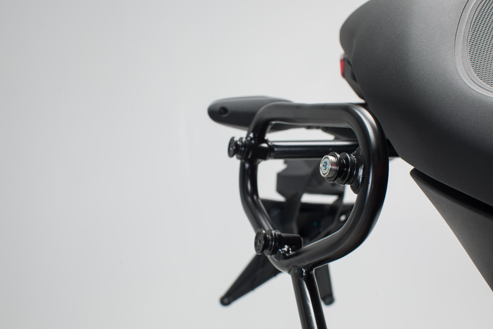 SLC CARRIER RH MONSTR 821/1200/S/SSPORT